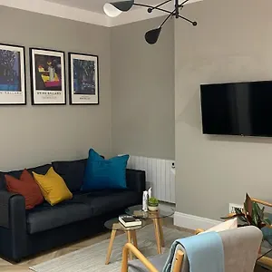 Citygo Queens Apartment Belfast